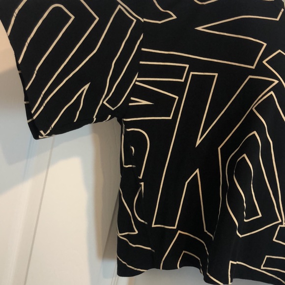 DKNY Logo Cropped Blouse Tee Black Background Size L - Picture 9 of 9